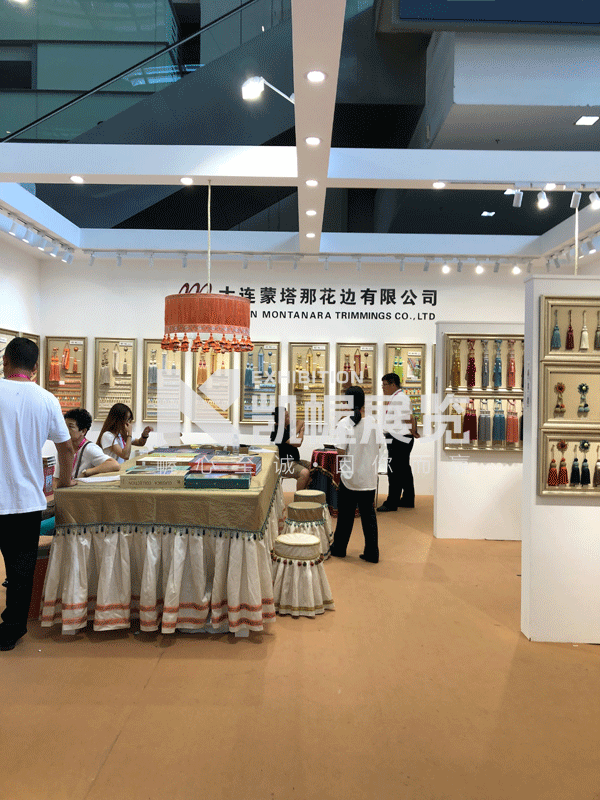 大連蒙娜花邊展臺搭建
