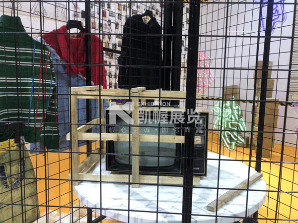 深圳服裝展廳設(shè)計
